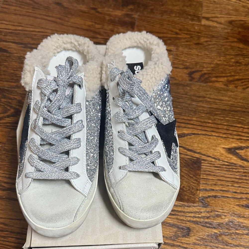 Stylish Women's Silver Glitter Sneakers